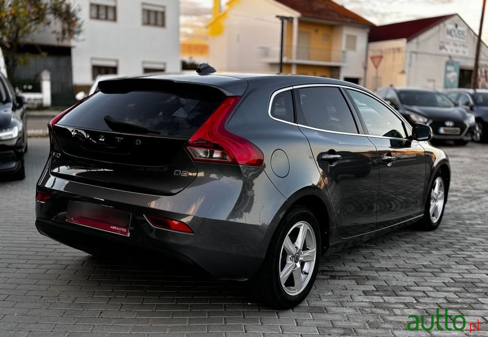 2013' Volvo V40 1.6 D2 Momentum photo #5