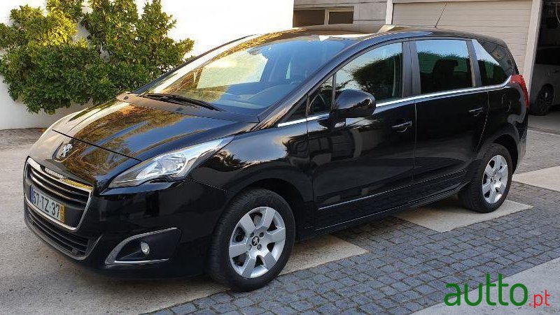 2015' Peugeot 5008 photo #1