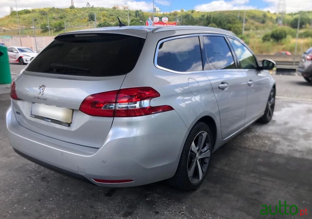 2017' Peugeot 308 Sw photo #6