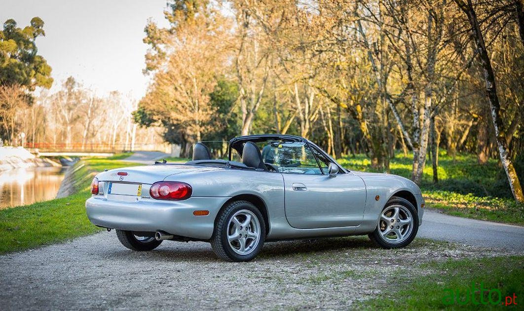 2003' Mazda MX-5 1.6 Série Especial photo #2
