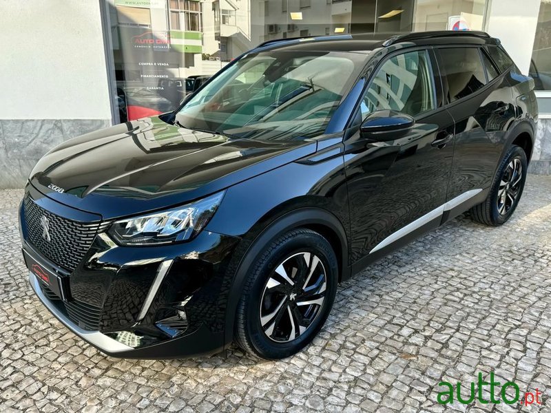 2020' Peugeot 2008 1.5 Bluehdi Allure photo #1