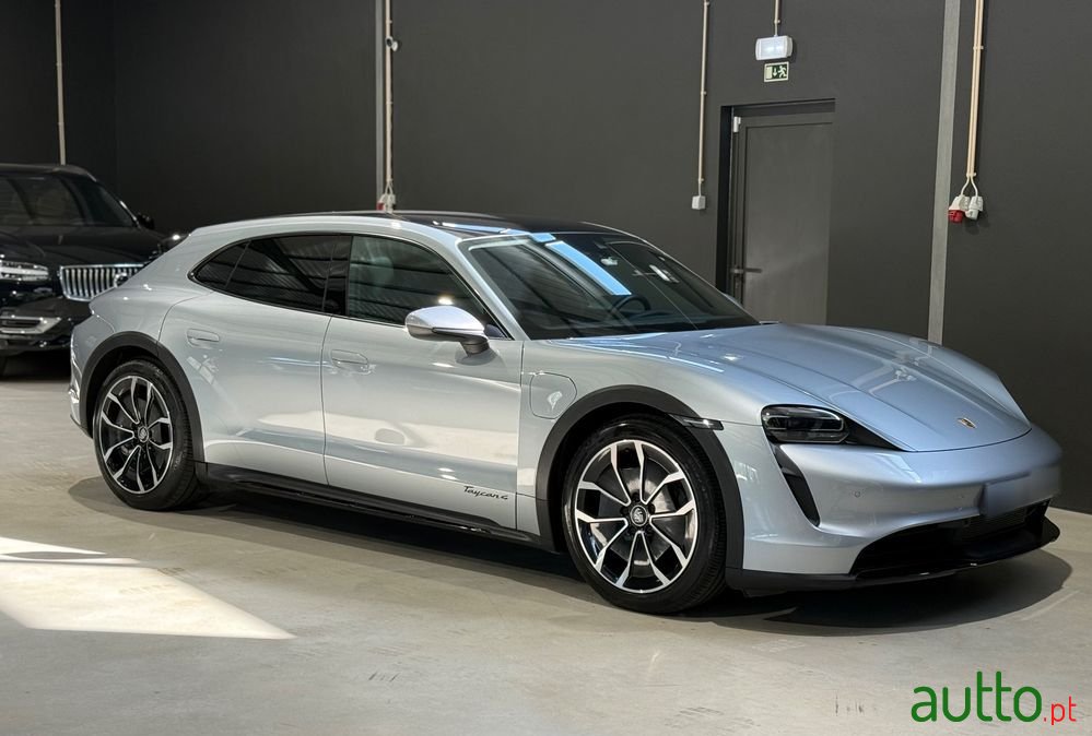 2022' Porsche Taycan Cross Turismo 4 photo #3