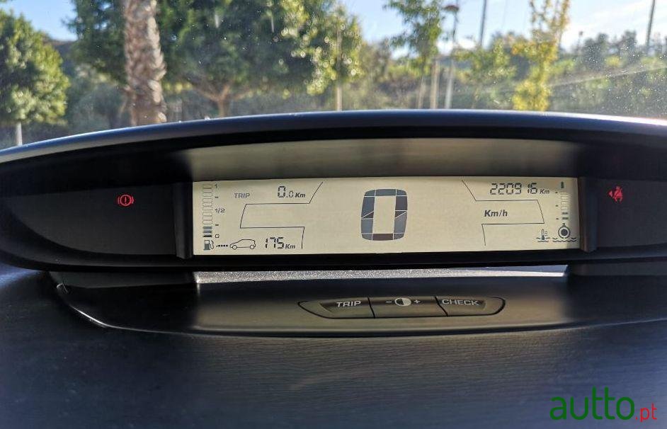 2007' Citroen C4 photo #1