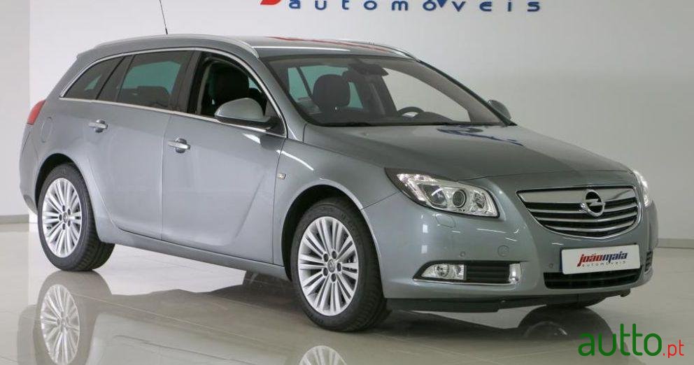 2012' Opel Insignia Sports Tourer photo #1