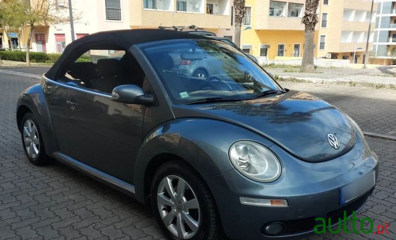 2007' Volkswagen New Beetle photo #3