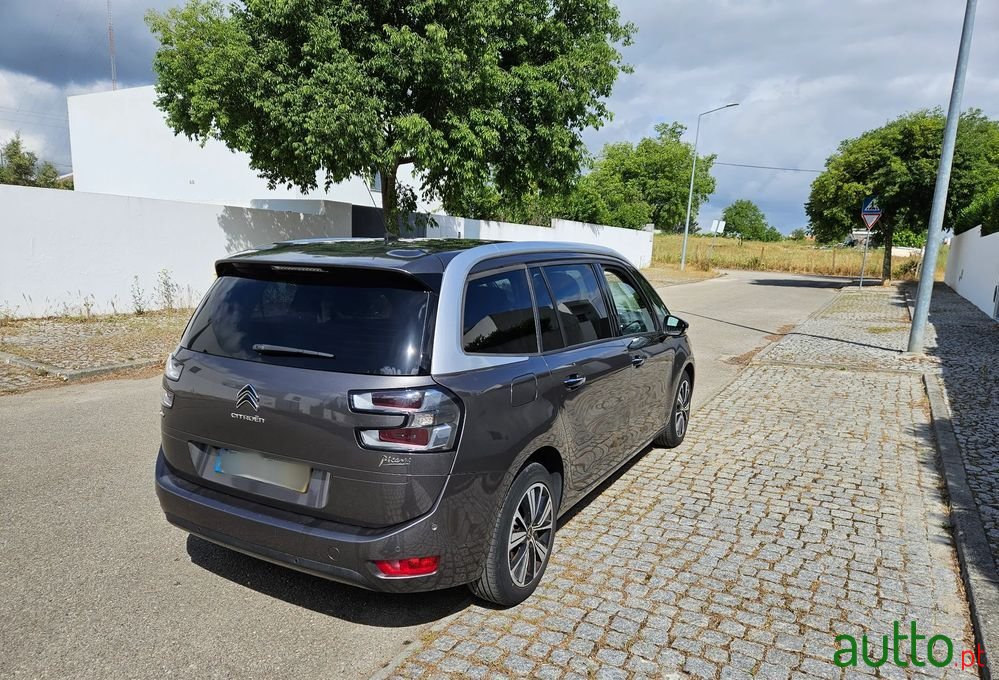 2017' Citroen C4 Grand Picasso photo #4