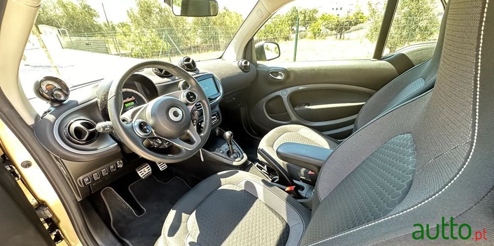 2020' Smart Fortwo Eq Passion photo #6