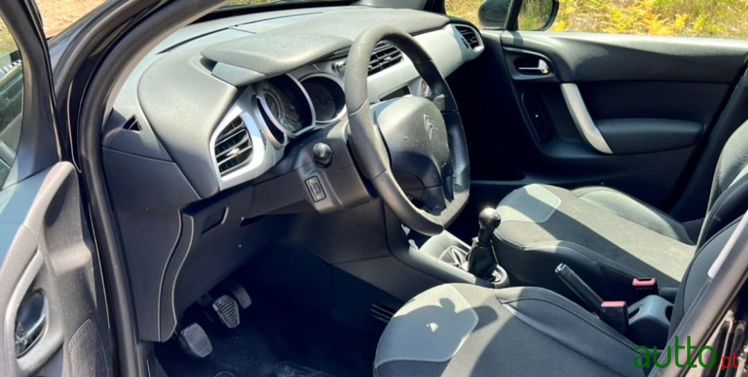 2011' Citroen C3 photo #5