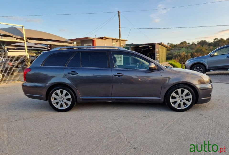 2007' Toyota Avensis Sw photo #6
