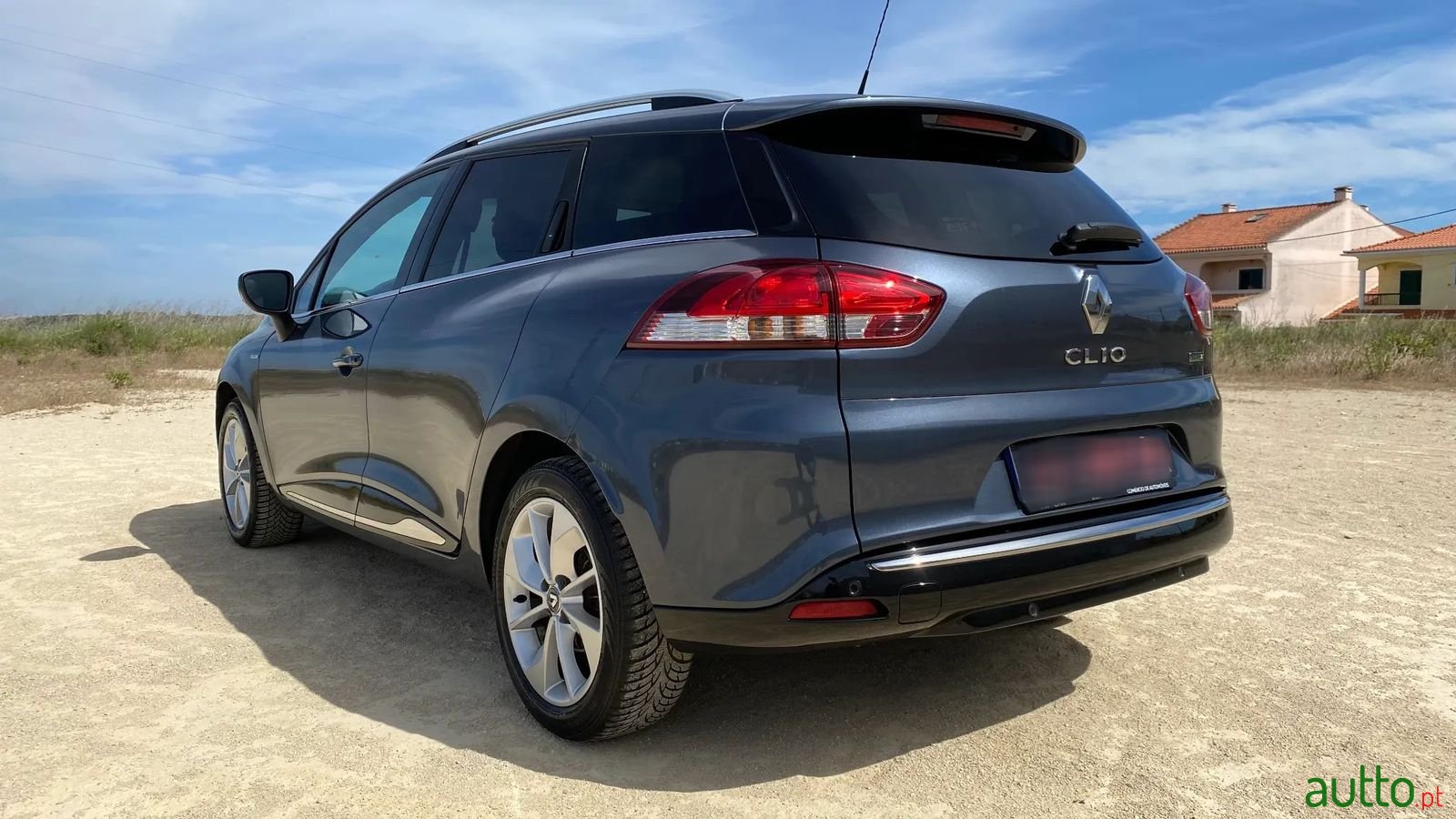 2017' Renault Clio Sport Tourer photo #5