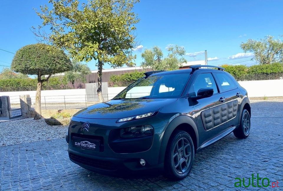 2015' Citroen C4 Cactus photo #4