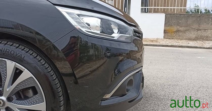 2017' Renault Grand Scenic photo #2