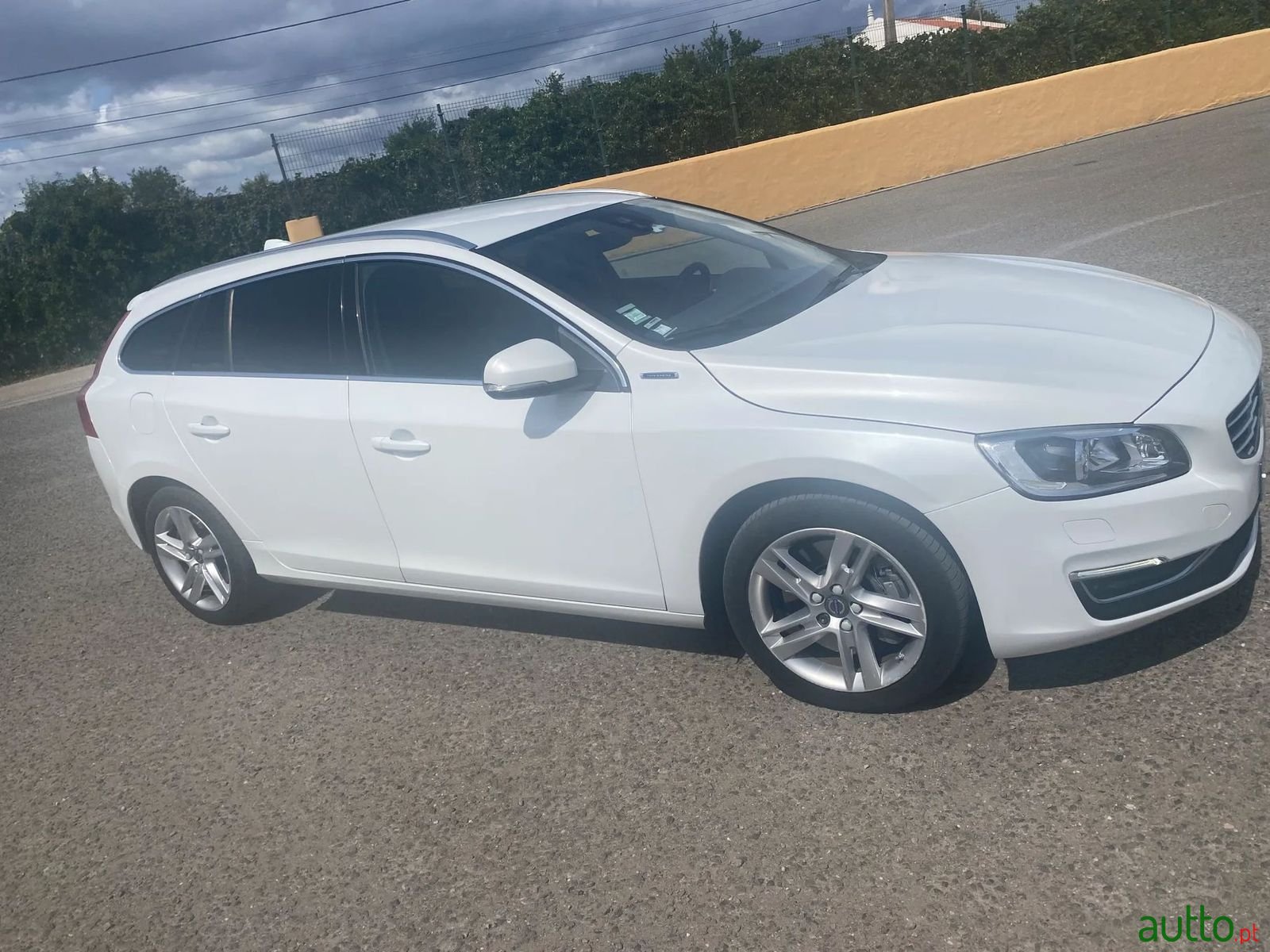 2016' Volvo V60 photo #1