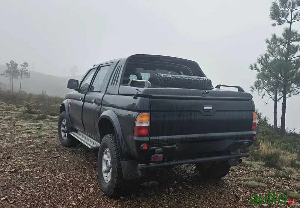 2000' Mitsubishi L200 photo #4