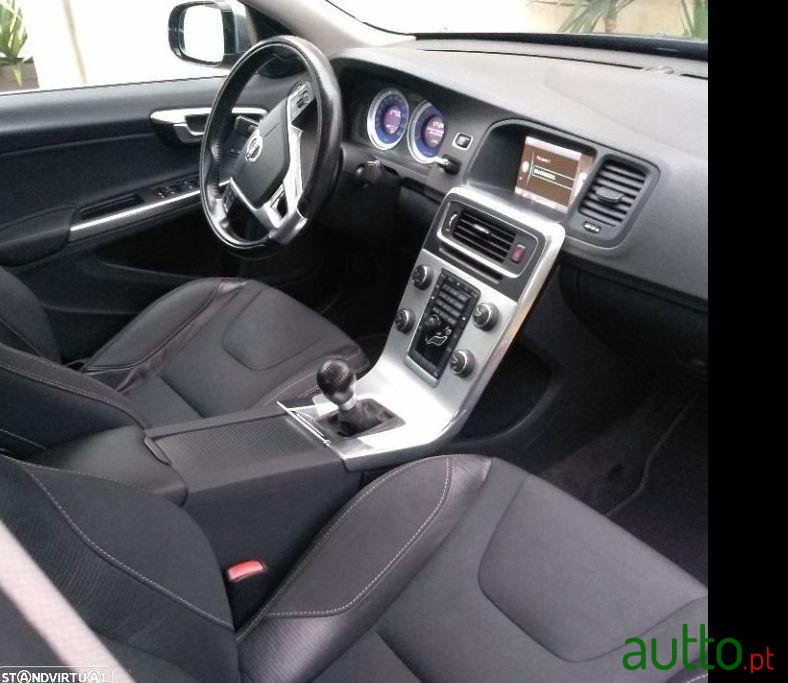 2011' Volvo S60 photo #3