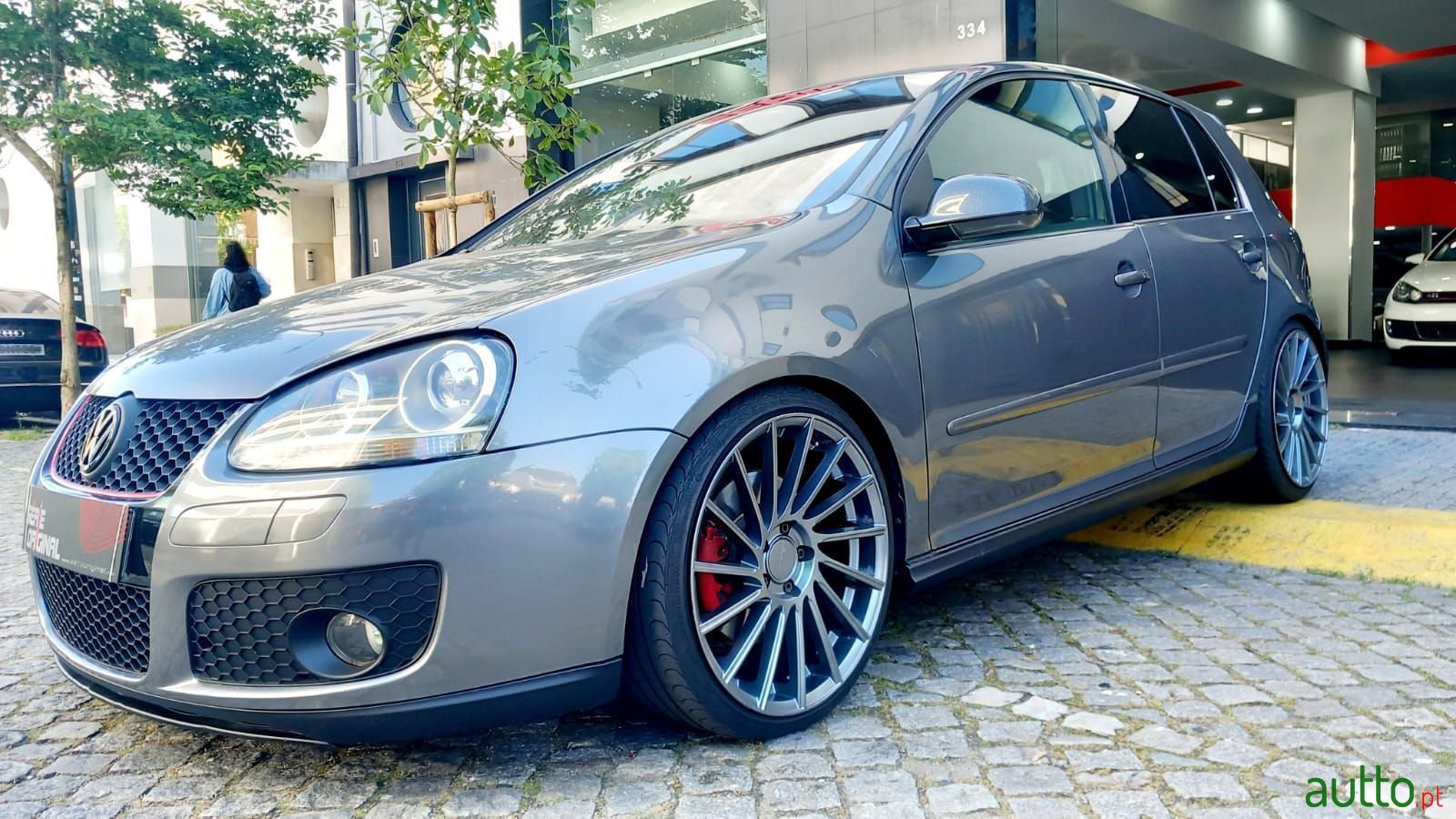 2008' Volkswagen Golf photo #2