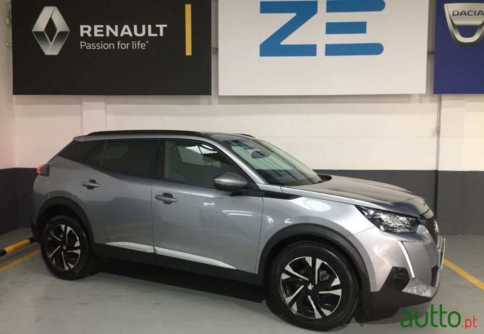 2021' Peugeot 2008 photo #1