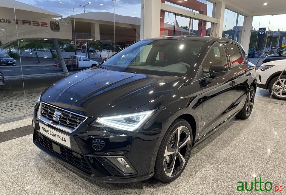 2022' SEAT Ibiza photo #1