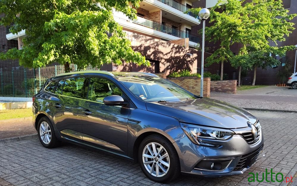 2018' Renault Megane Sport Tourer photo #6