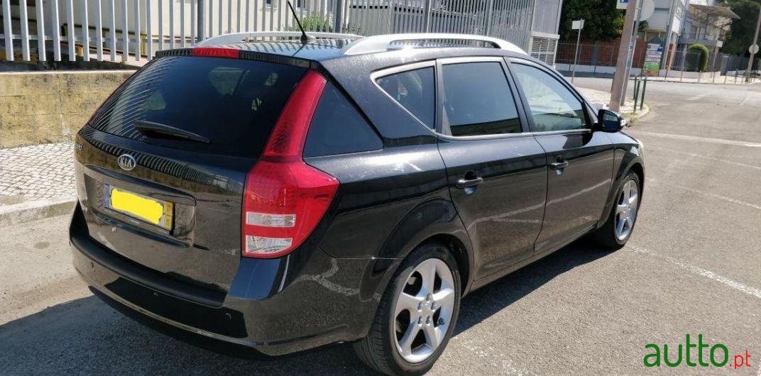 2011' Kia Ceed Sw photo #3