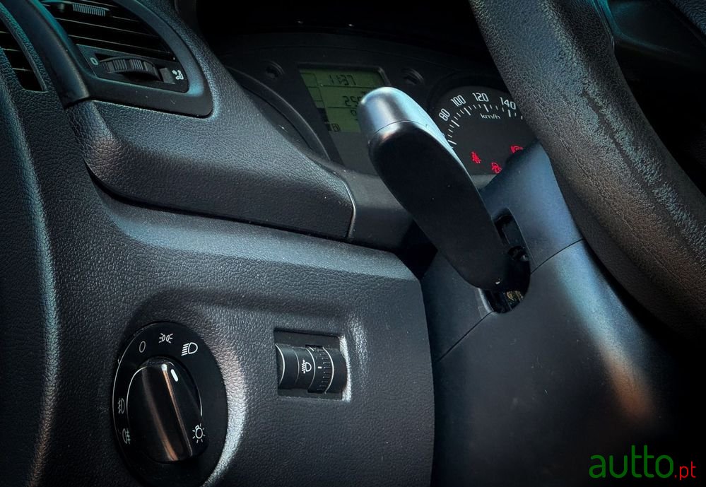 2013' Skoda Fabia Break photo #5