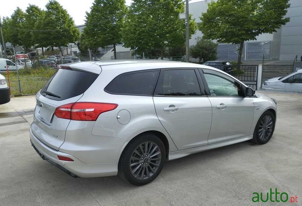 2017' Ford Focus Sw photo #6