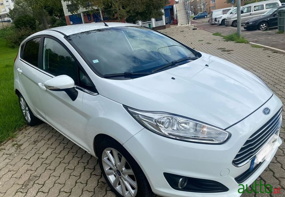 2016' Ford Fiesta photo #5