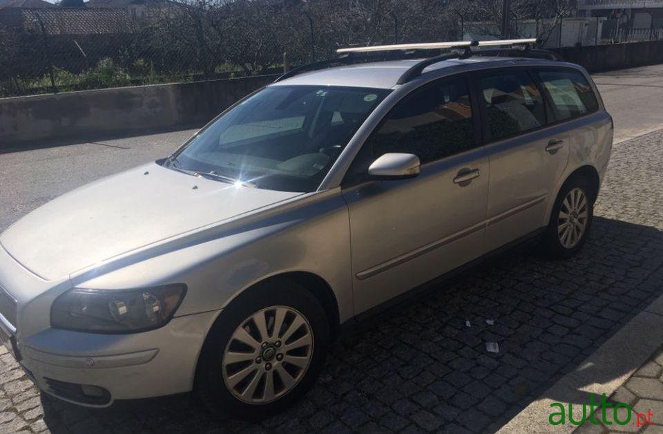 2004' Volvo V50 2.0 Nivel 2 photo #1