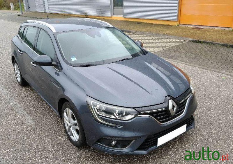 2016' Renault Megane Sport Tourer photo #3