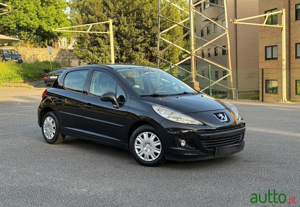 2010' Peugeot 207 photo #1