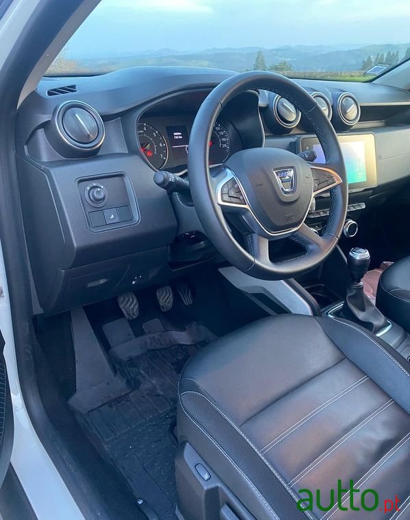 2022' Dacia Duster 1.5 Blue Dci Prestige photo #4