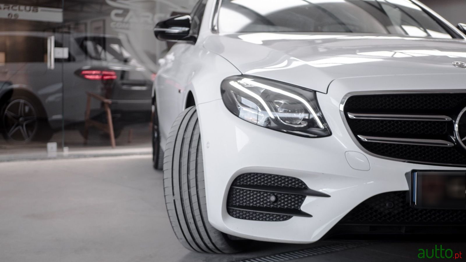 2019' Mercedes-Benz E-300 photo #5