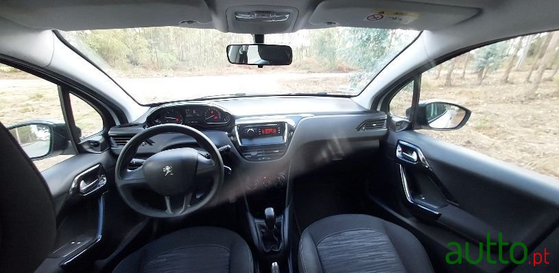 2018' Peugeot 208 photo #2