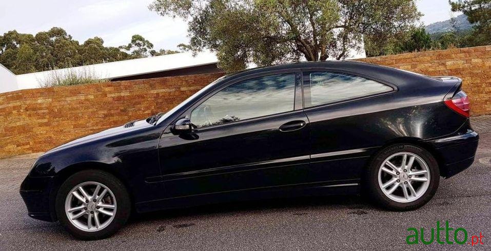 2002' Mercedes-Benz C-220 photo #2
