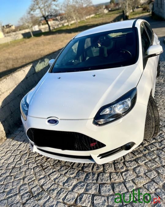 2013' Ford Focus photo #3