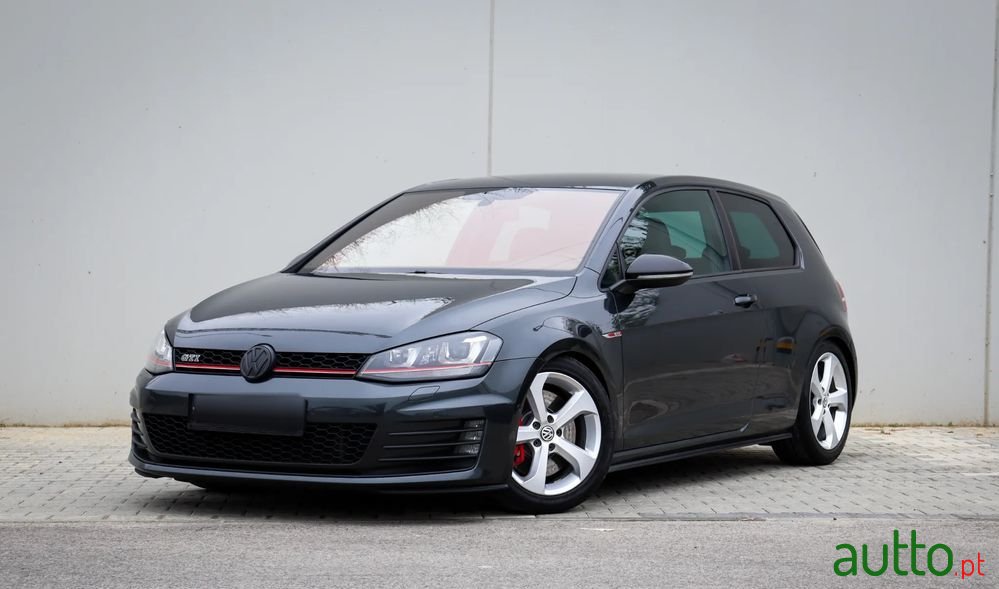 2014' Volkswagen Golf photo #1