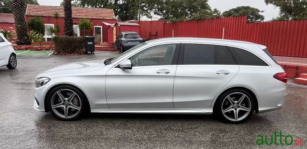 2018' Mercedes-Benz Classe C photo #3