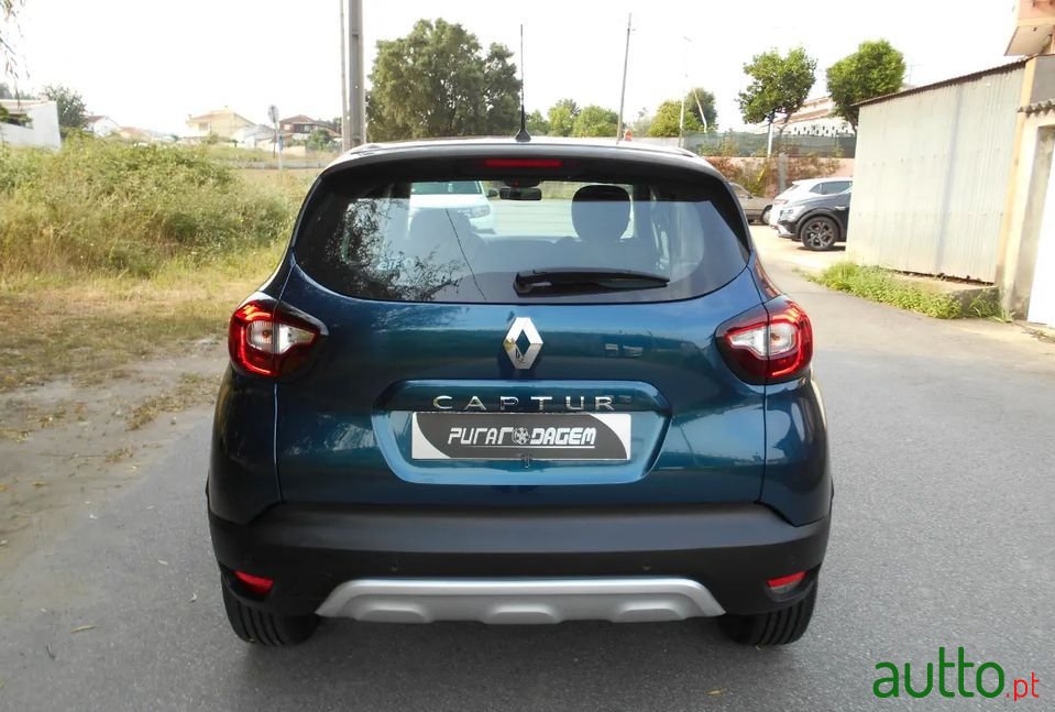 2019' Renault Captur photo #6