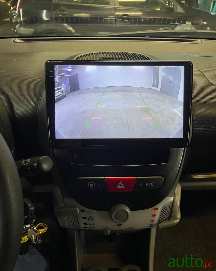 2010' Peugeot 107 photo #2