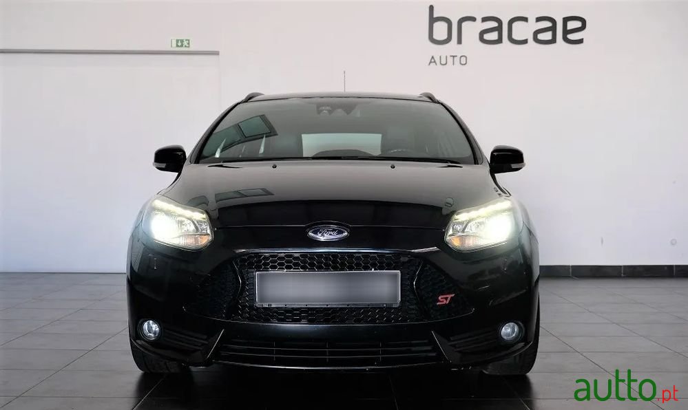 2014' Ford Focus Sw photo #1