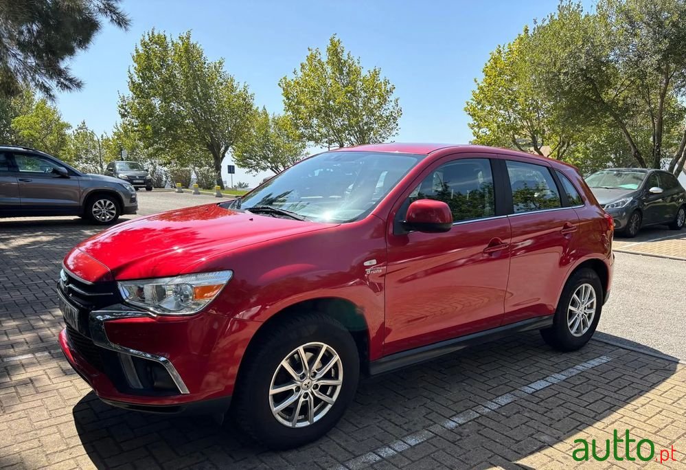 2017' Mitsubishi ASX photo #1