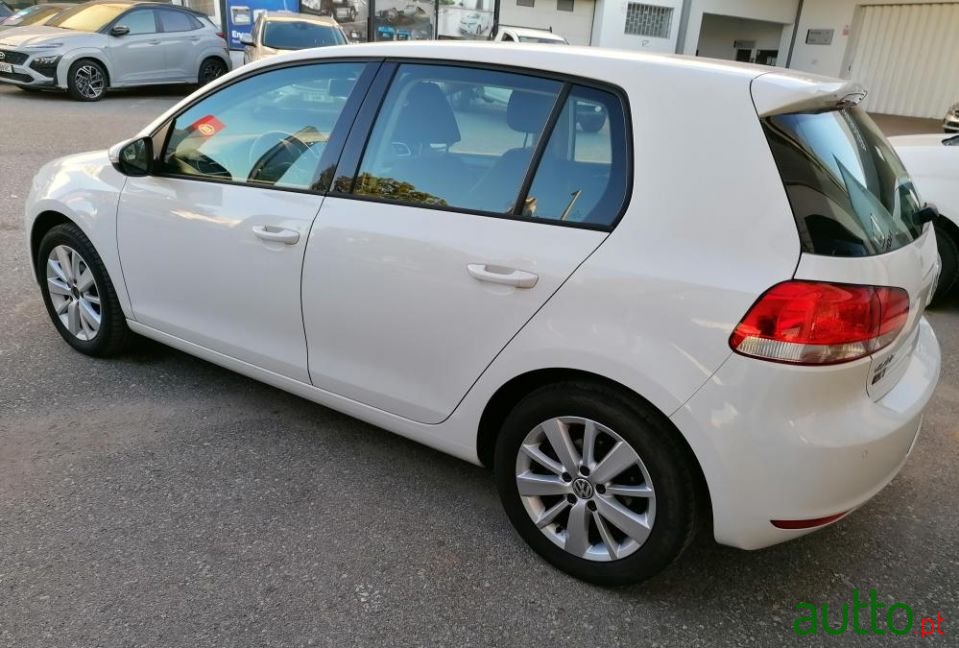 2012' Volkswagen Golf photo #4