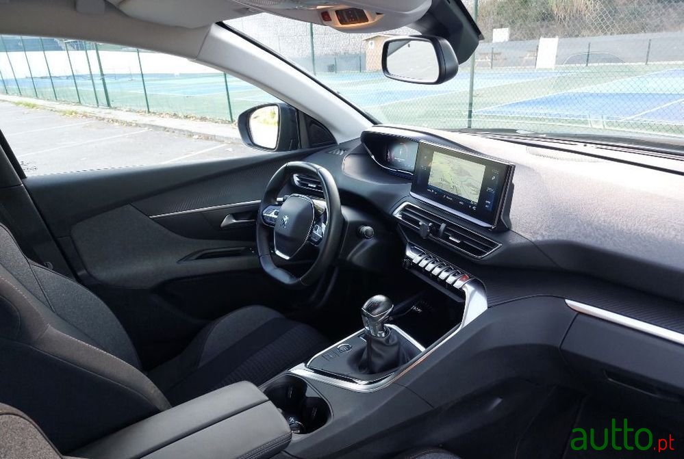 2022' Peugeot 3008 photo #6