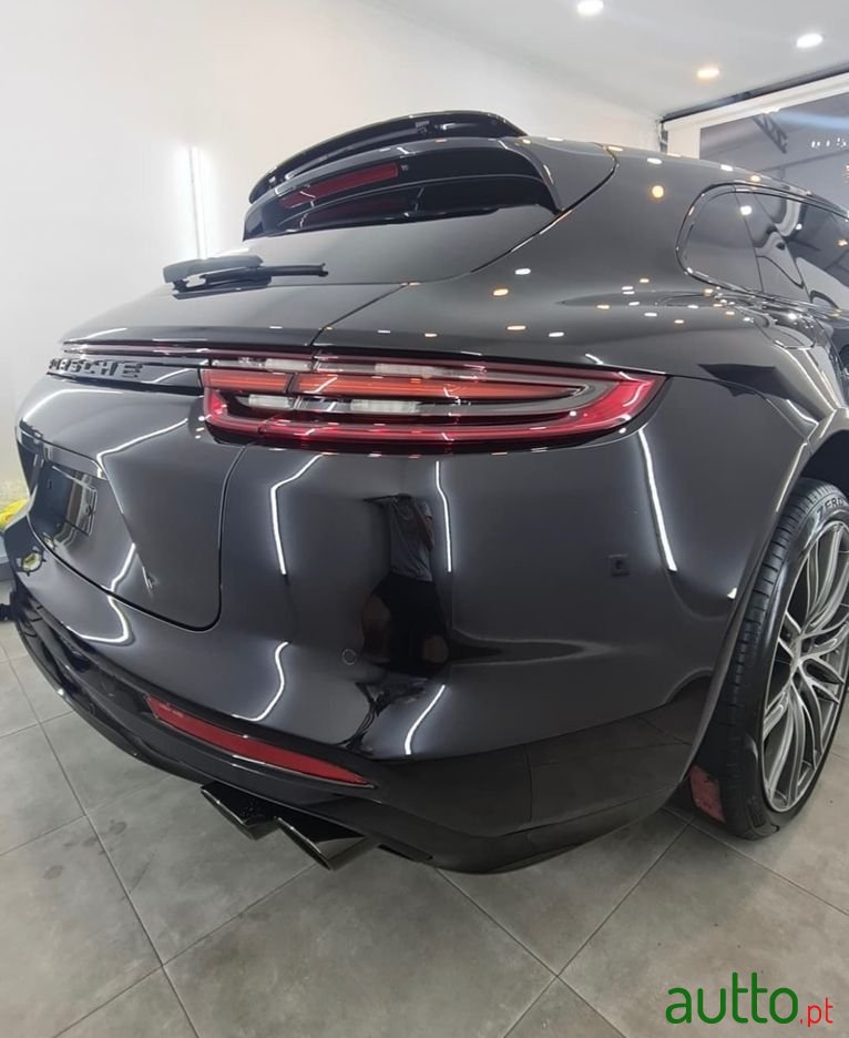 2022' Porsche Cayenne photo #3