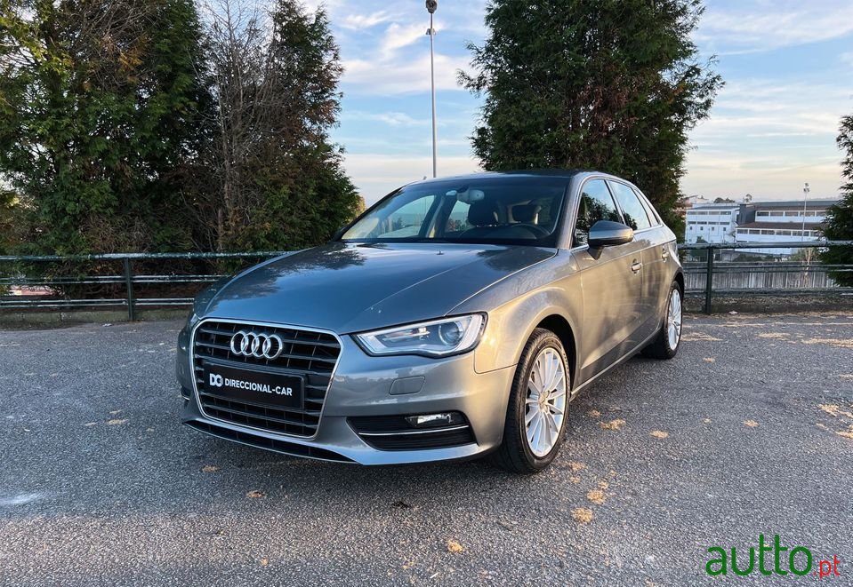 2015' Audi A3 Sportback photo #2