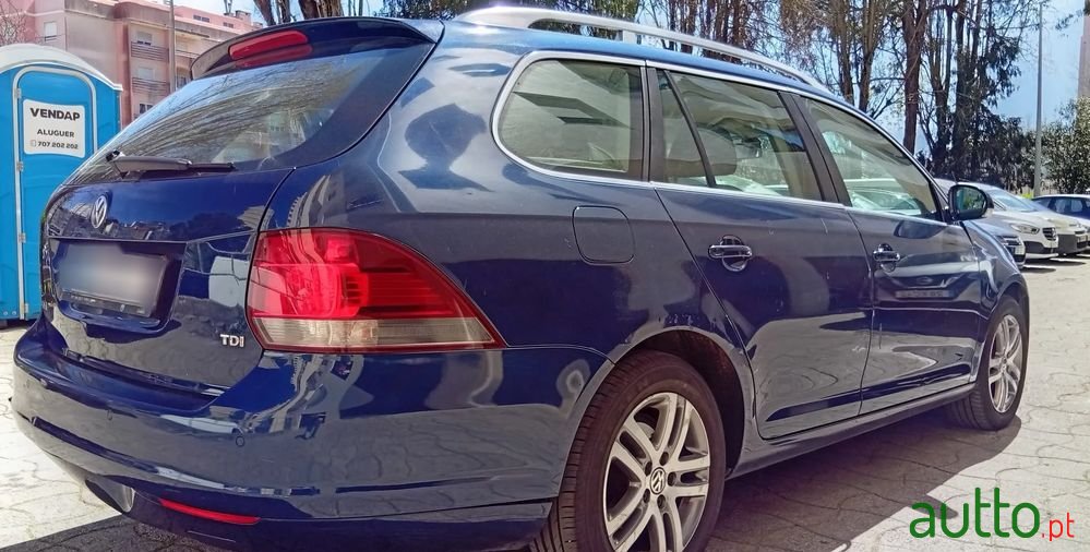 2010' Volkswagen Golf Variant photo #5