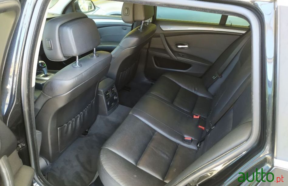 2010' BMW 535 photo #1