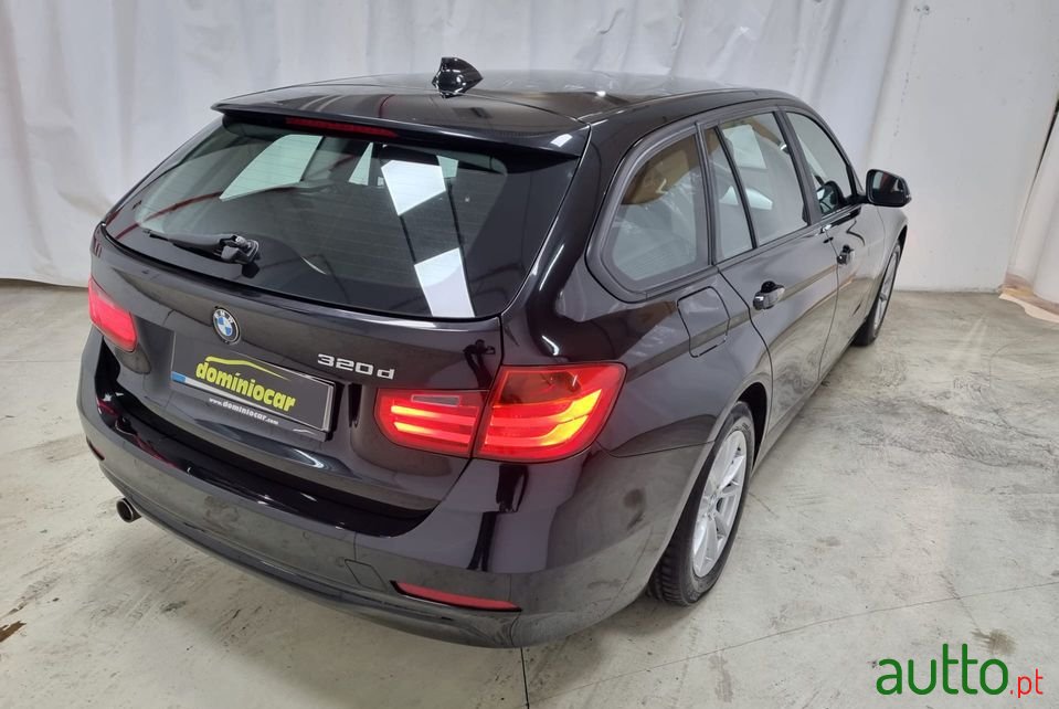 2013' BMW 320 photo #3