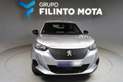 2023' Peugeot e-2008