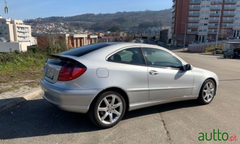2002' Mercedes-Benz C-220 Sportcoupe photo #1